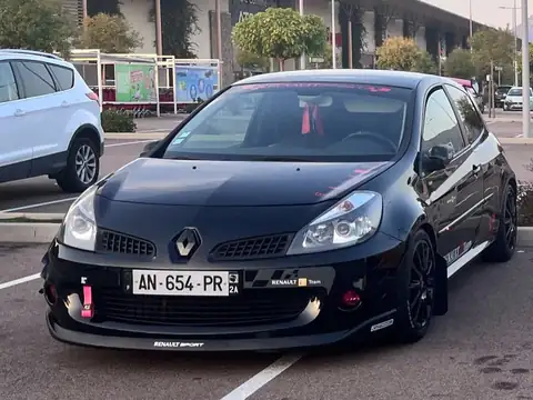 Renault Clio III RS (2009) spotted in Ajaccio, France