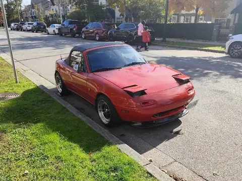 Mazda MX-5 Miata (1995) spotted in Richmond, Canada