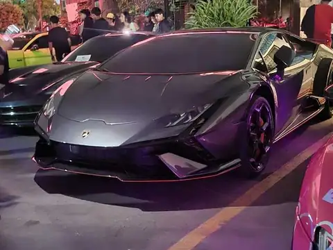 Lamborghini Huracán (2020) spotted in Tijuana, Mexico