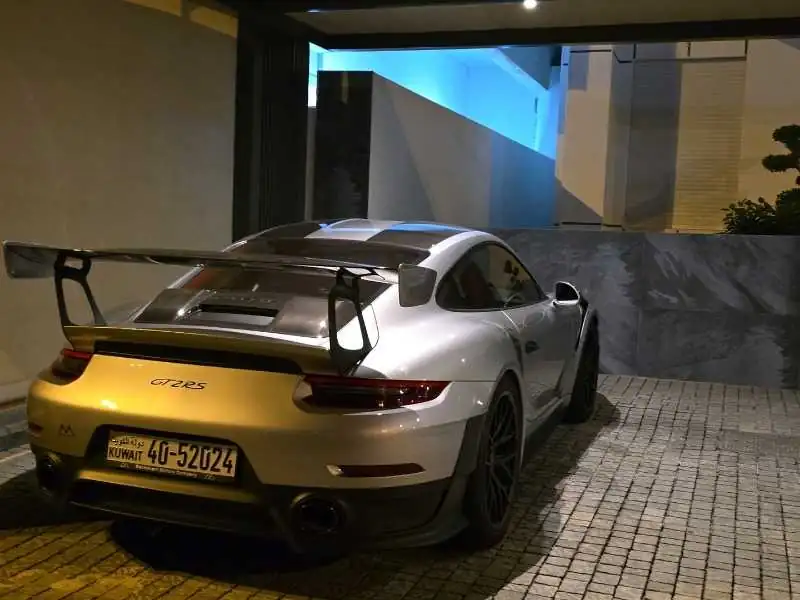 Porsche 911 GT2 RS spotted in Kuwait City