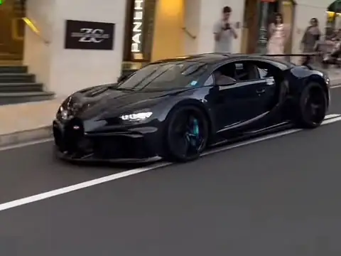 Bugatti Chiron (2021) spotted in Lisbon, Portugal