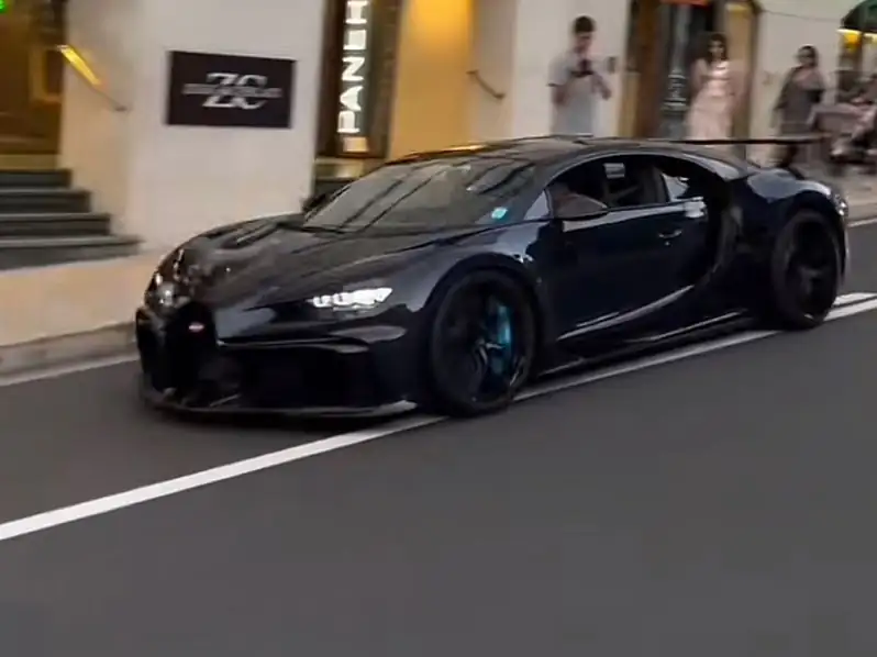 Bugatti Chiron (2021) spotted in Lisbon, Portugal