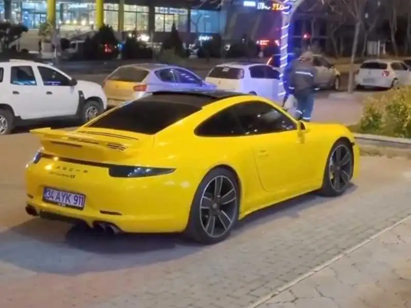 Porsche 911 (2015) spotted in Çorlu, Turkey