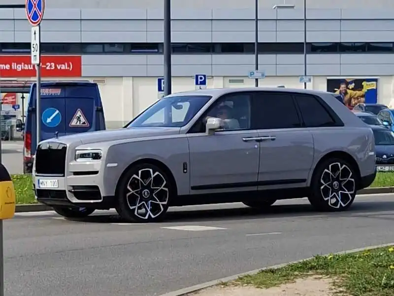 Rolls-Royce Cullinan (2019) spotted in Vilnius, Lithuania