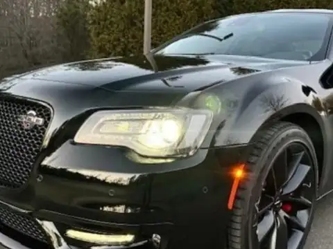 Chrysler 300 SRT (2023) spotted in Brandon, Canada