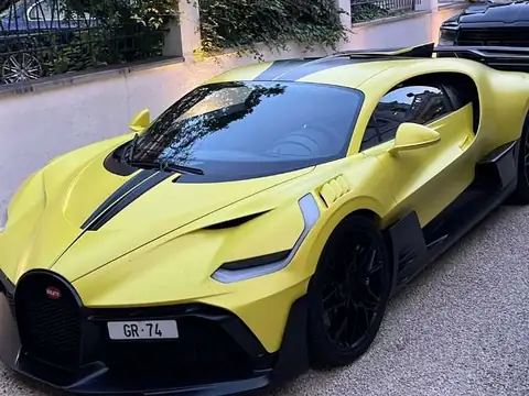Bugatti Divo (2020) spotted in Heidelberg, Germany