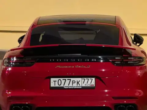 Porsche Panamera Turbo S spotted in Moscow