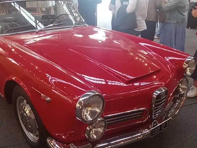 Alfa Romeo Giulia Spider (1960) spotted in Darwin, United States