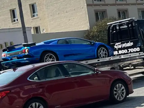 Lamborghini Diablo spotted in Los Angeles