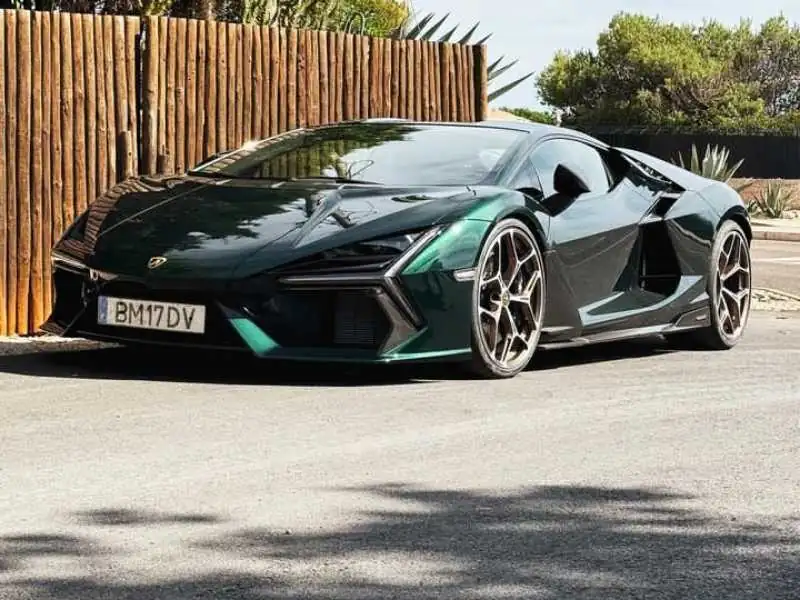Lamborghini Revuelto (2023) spotted in Porto, Portugal
