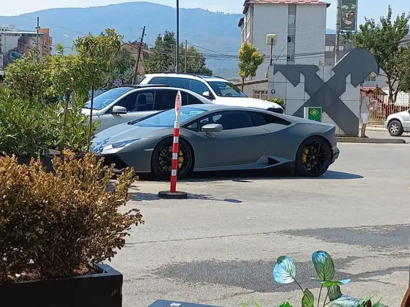 Lamborghini Huracán spotted in Ferizaj