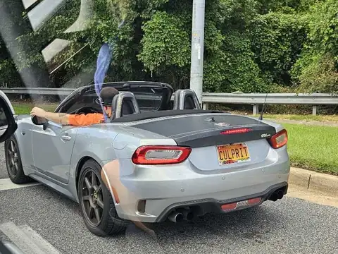 Fiat 124 Spider (2017) spotted in Baltimore, United States