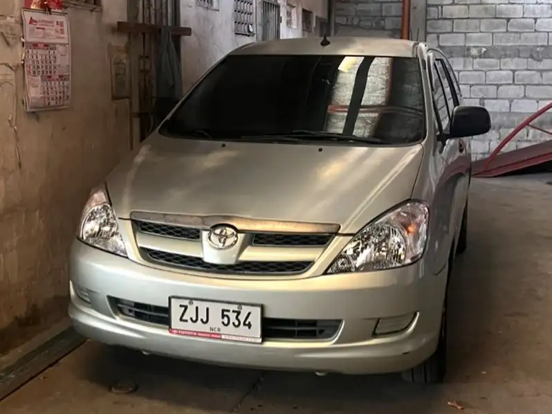 Toyota Avanza (2006) spotted in Quezon City, Philippines