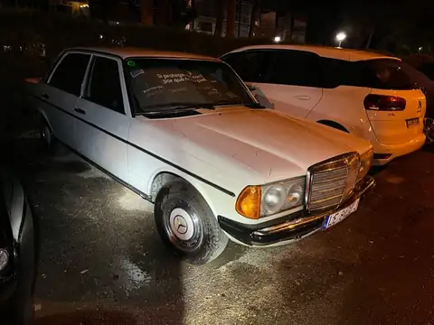Mercedes-Benz W123 (1983) spotted in Castelló de la Plana, Spain
