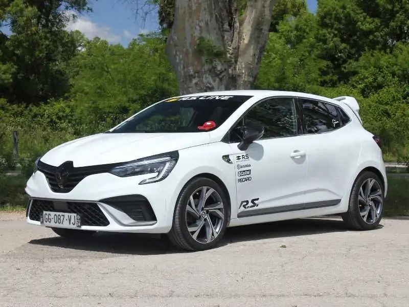 Renault Clio R.S. Line (2020) spotted in Montpellier, France