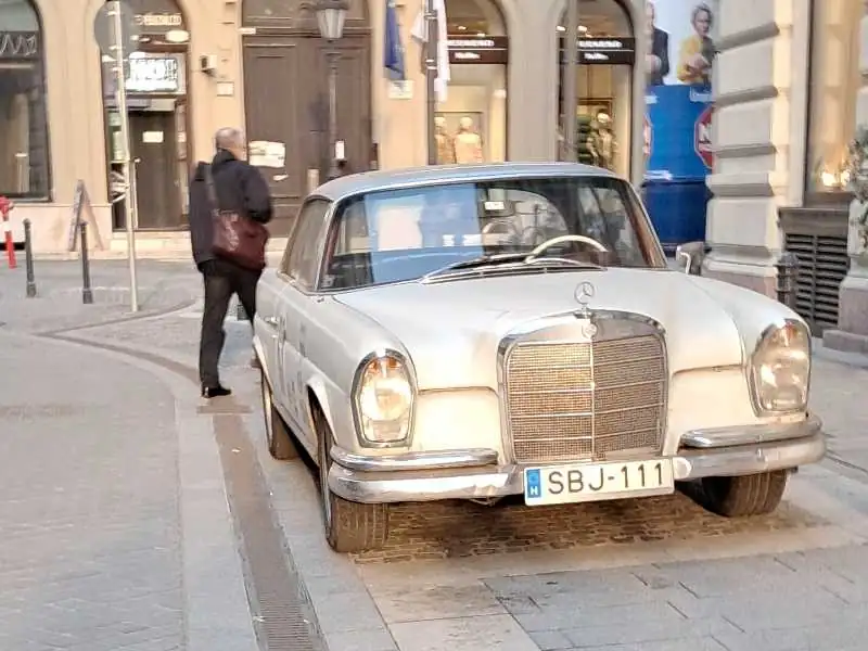 Mercedes-Benz 230 (1965) spotted in Midreshet Ben-Gurion, Israel
