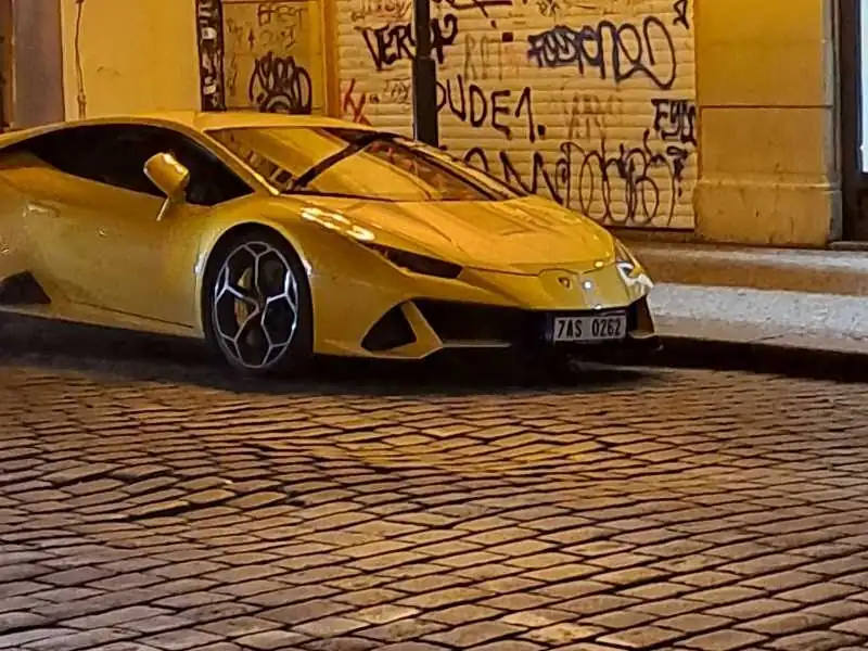 Lamborghini Huracán (2020) spotted in Prague, Czechia
