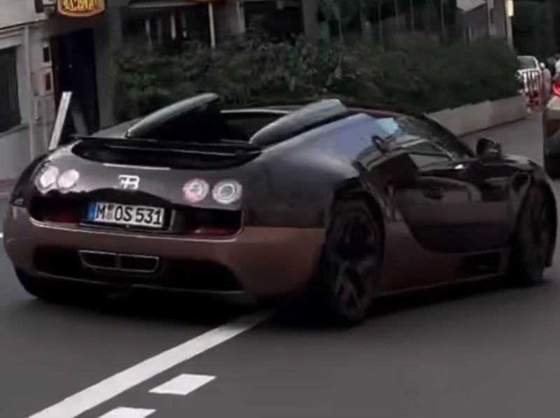 Bugatti Veyron spotted in Brinje
