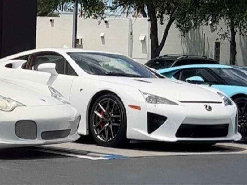 Lexus LFA spotted in Miami