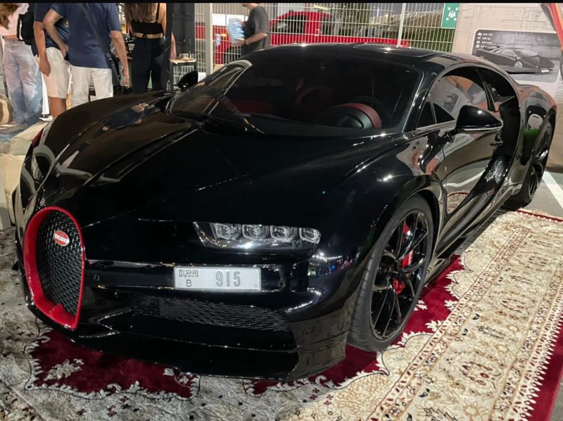 Bugatti Chiron spotted in Abu Dhabi