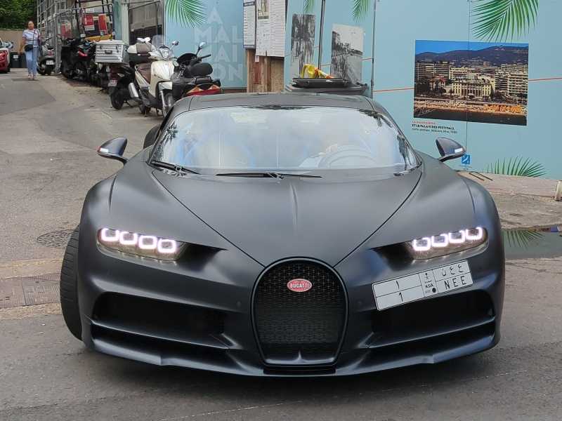 Bugatti Chiron spotted in Cannes