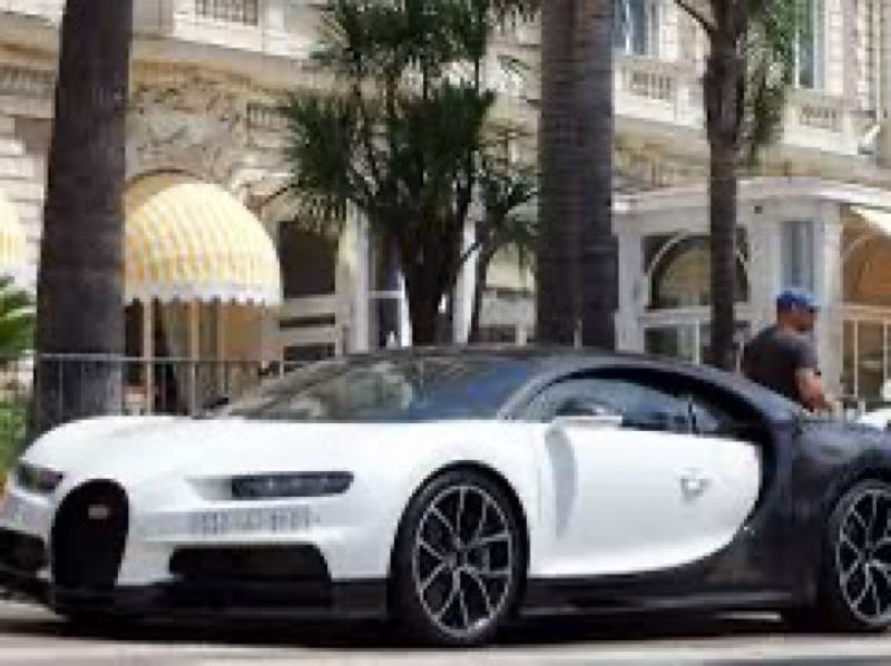Bugatti Chiron spotted in Volcano
