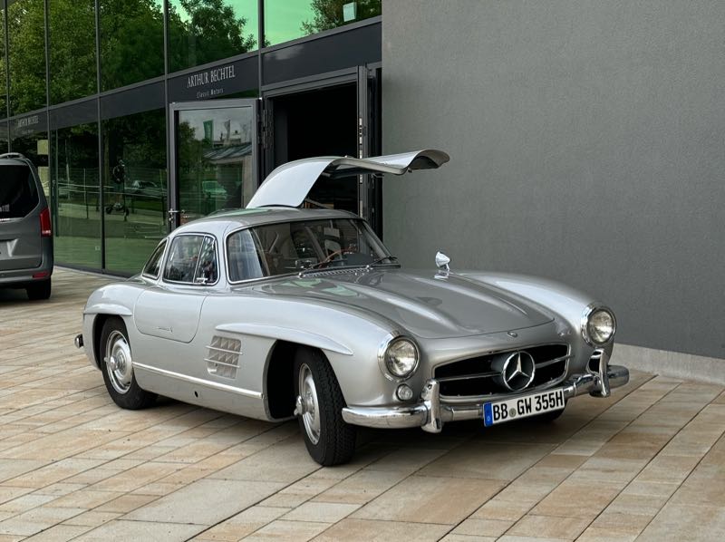 Mercedes-Benz 300 SL spotted in Sindelfingen