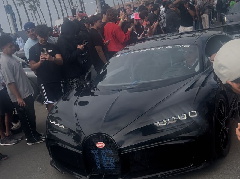 Bugatti Chiron (2021) spotted in Huntington Beach, United States