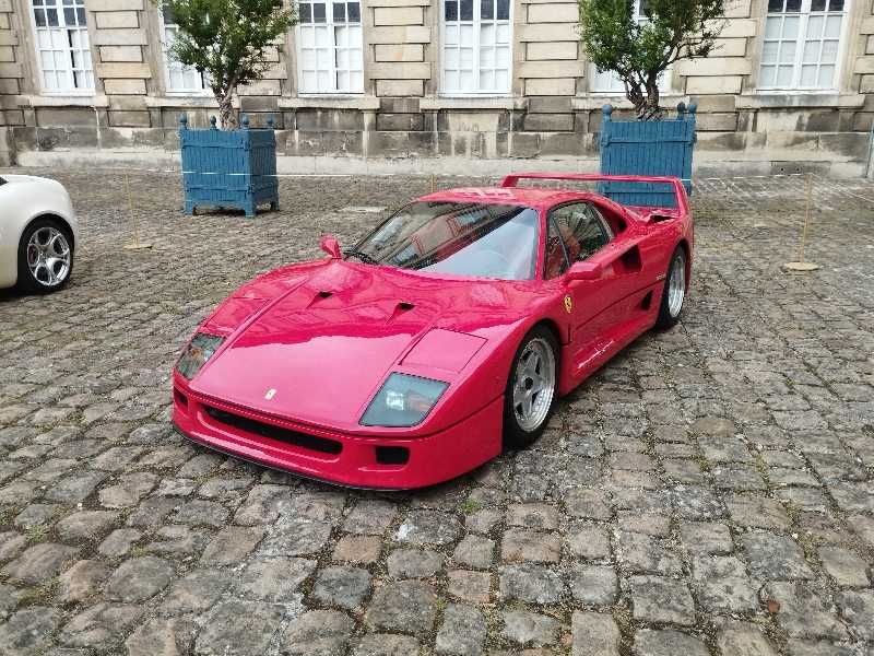 Ferrari F40 spotted in Compiègne