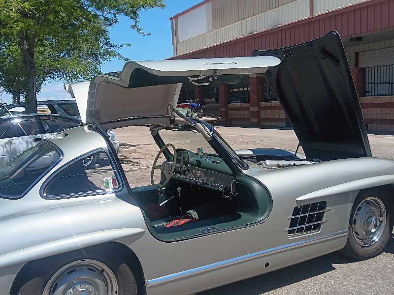 Mercedes-Benz 300SL spotted in Prescott