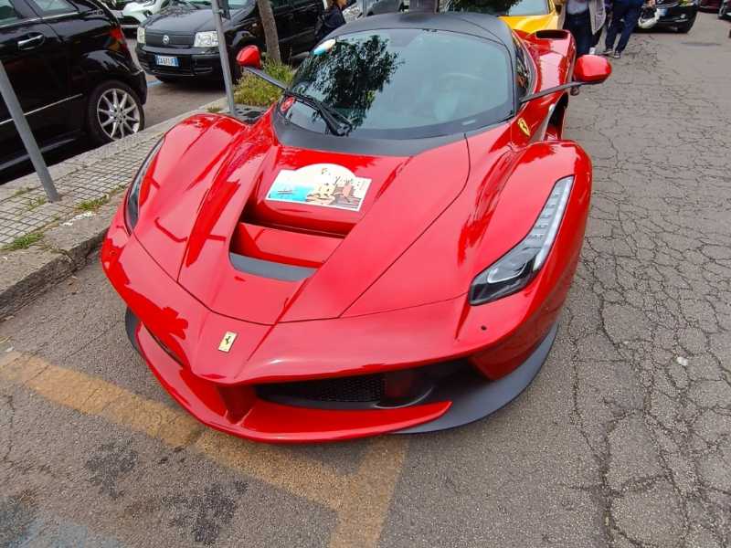 Ferrari LaFerrari spotted in Lecce