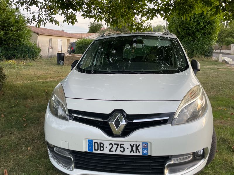 Renault Scenic spotted in Augignac