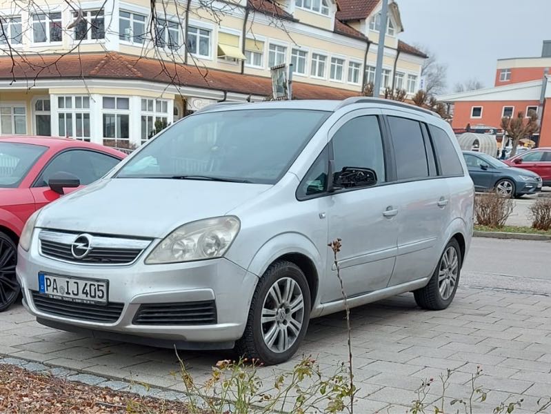 Opel Zafira spotted in Passau