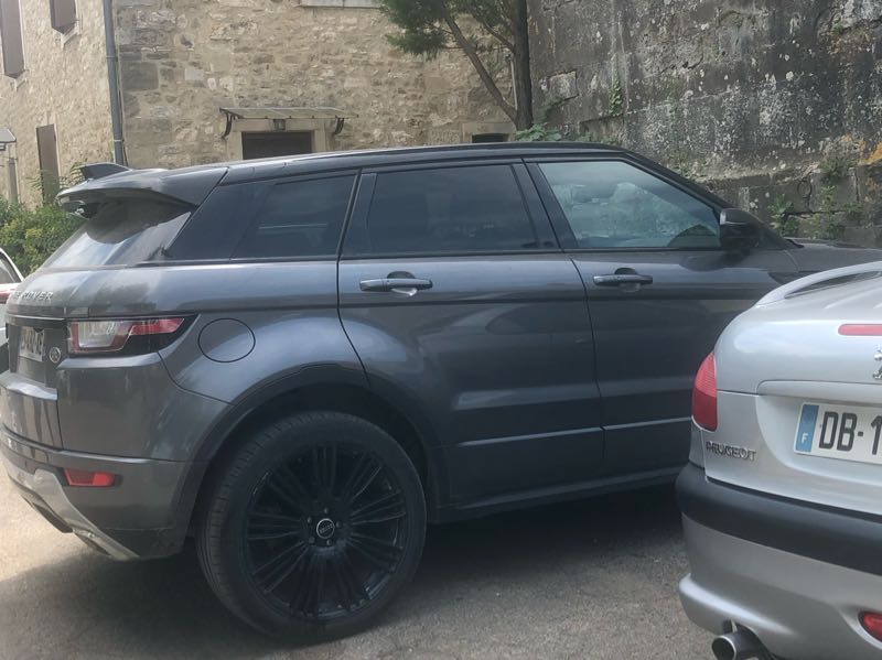 Land Rover Range Rover Evoque spotted in Bagnols-sur-Cèze