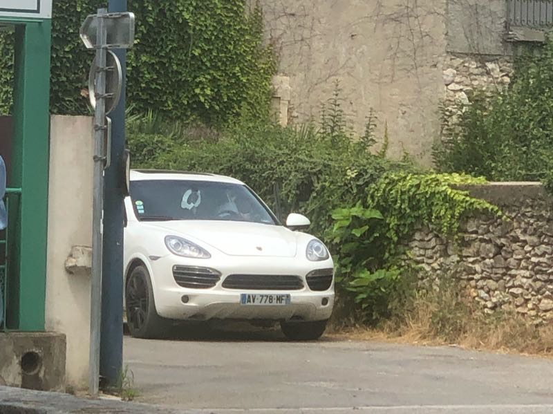 Porsche Cayenne spotted in Bagnols-sur-Cèze