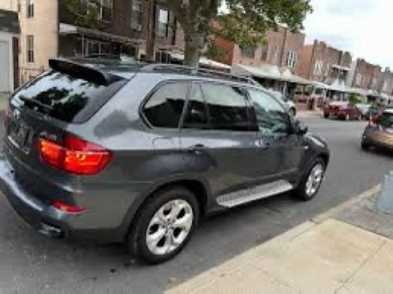 BMW X5 (2013) spotted in New York City, United States