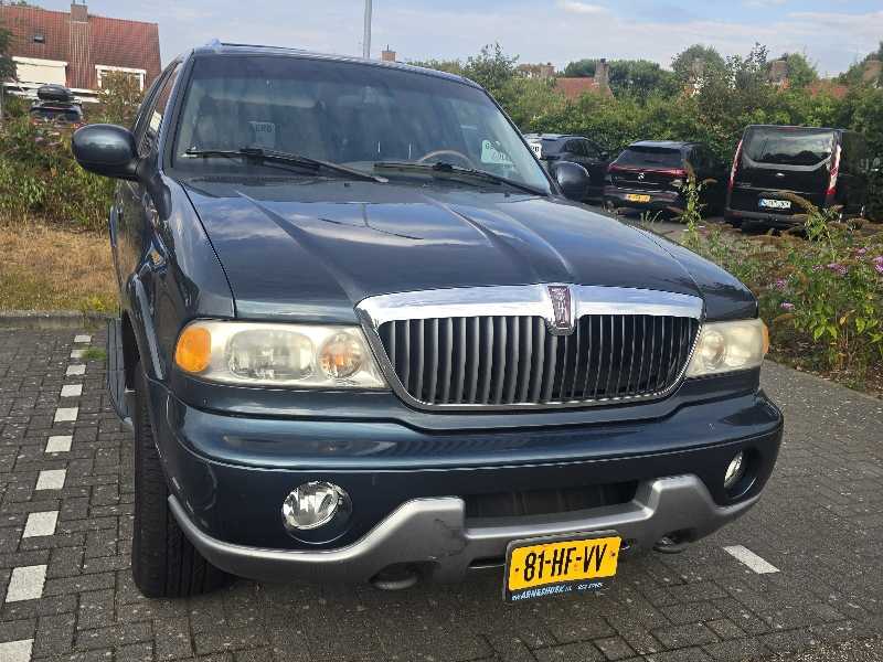 Lincoln Navigator spotted in Zierikzee