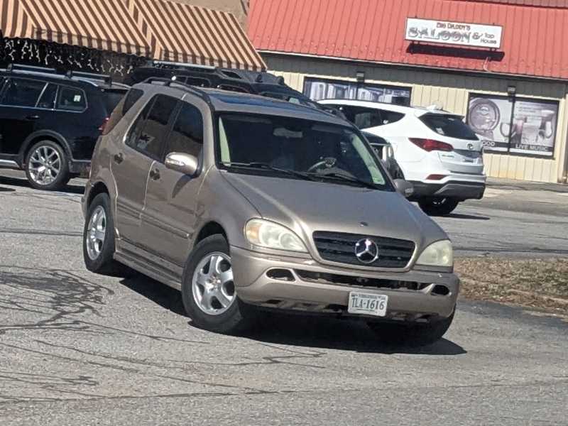 Mercedes-Benz M-Class spotted in Farmville