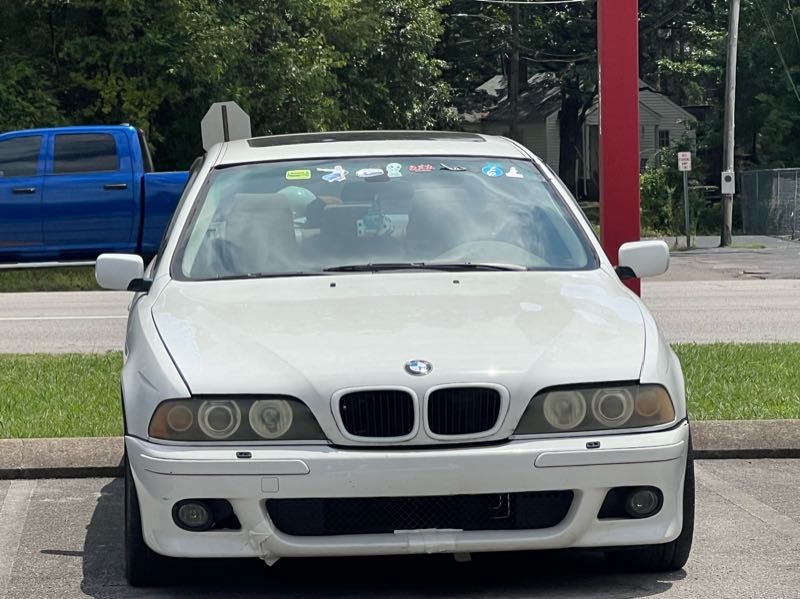 BMW 5 Series (2003) spotted in East Chattanooga, United States