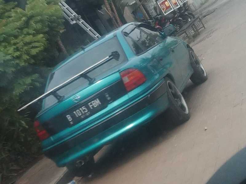 Nissan Sunny spotted in Jakarta