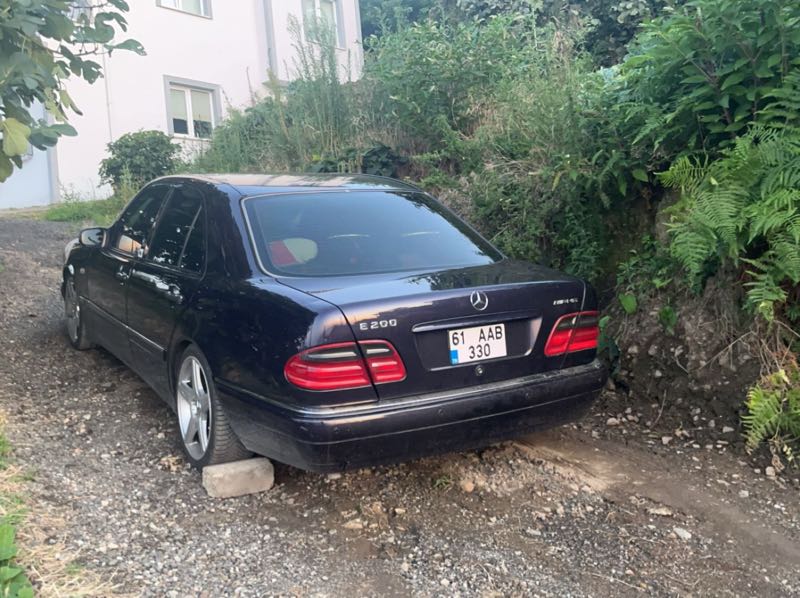 Mercedes-Benz E200 spotted in Trabzon