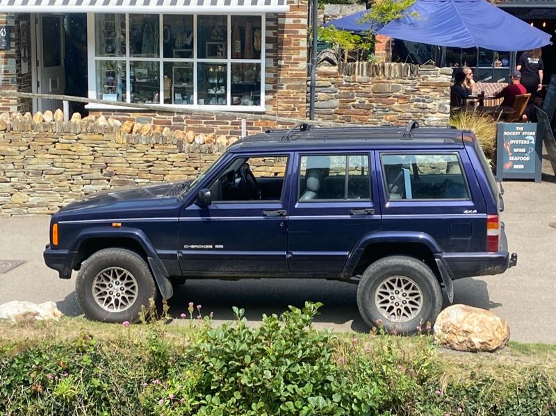 Jeep Cherokee spotted in Bude