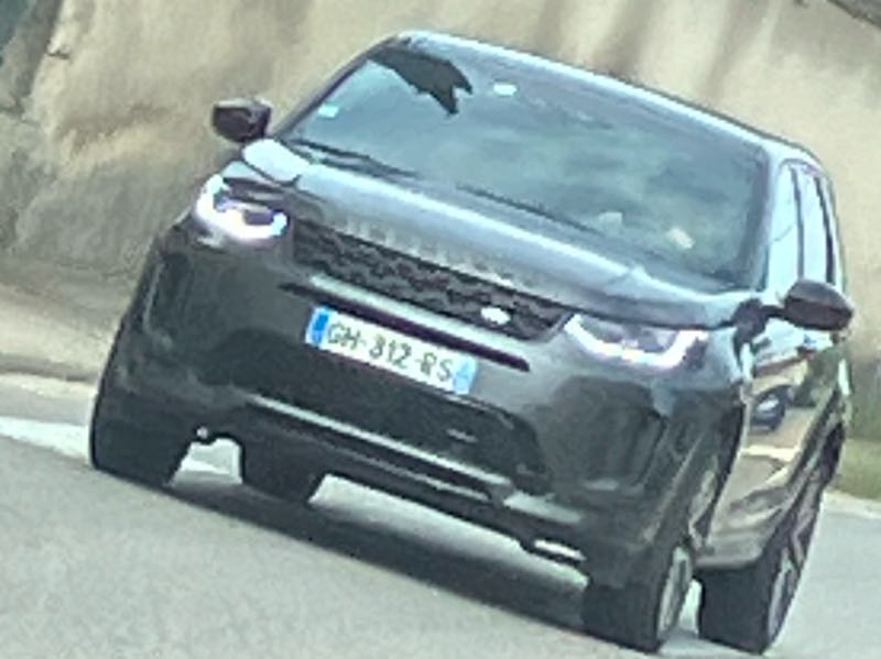 Land Rover Discovery Sport spotted in Lyon