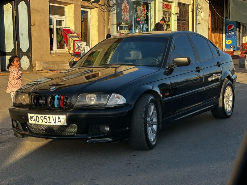 BMW 3 Series (2001) spotted in Bukhara, Uzbekistan