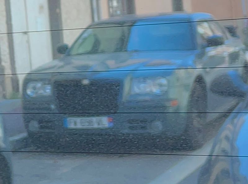 Chrysler 300C (2006) spotted in Béziers, France