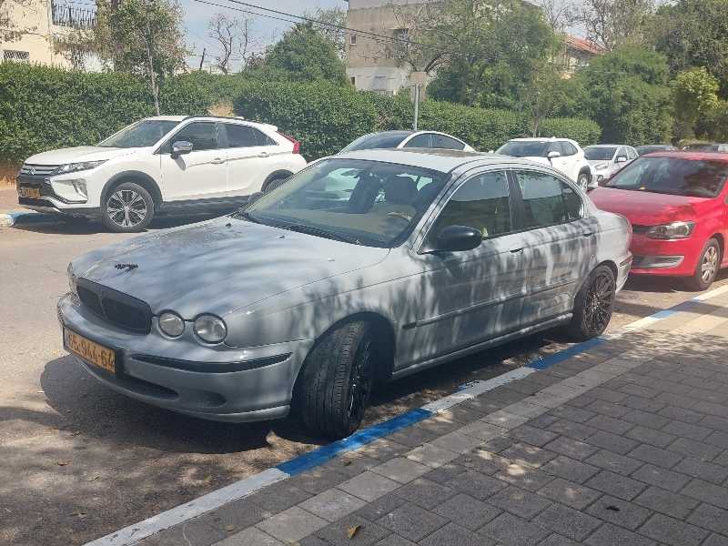 Jaguar X-Type (2001) spotted in Tel Aviv, Israel
