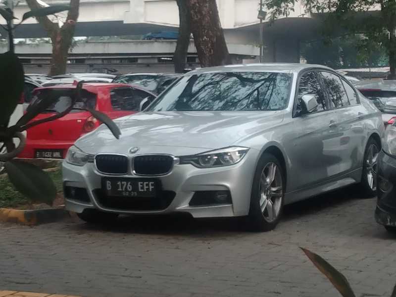 BMW 3 Series (2015) spotted in Jakarta, Indonesia