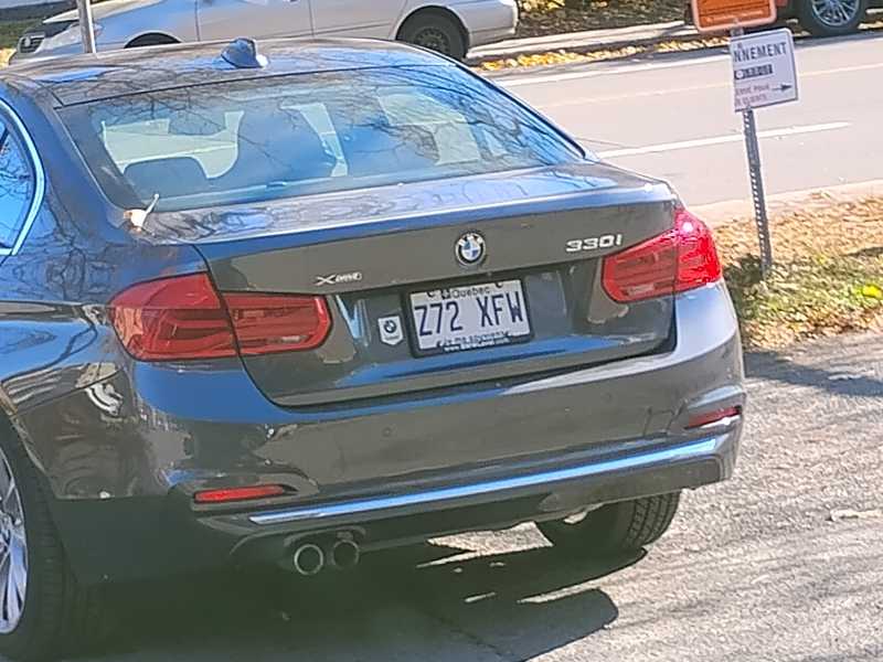 BMW 330i spotted in Montréal