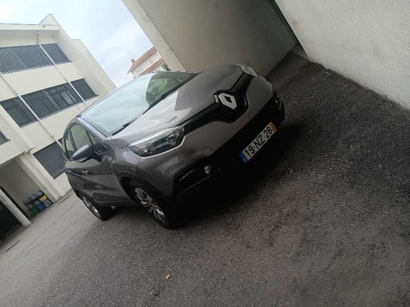 Renault Captur spotted in Vila de Rei