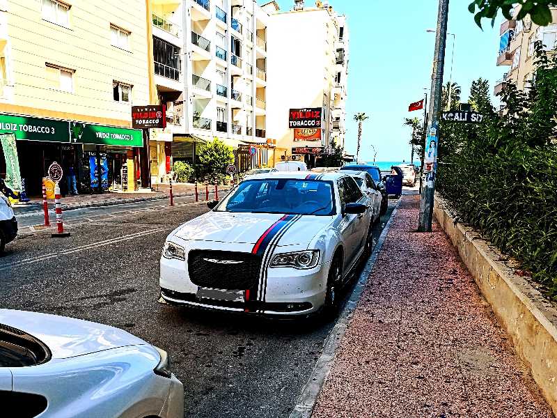 Chrysler 300 spotted in Mersin